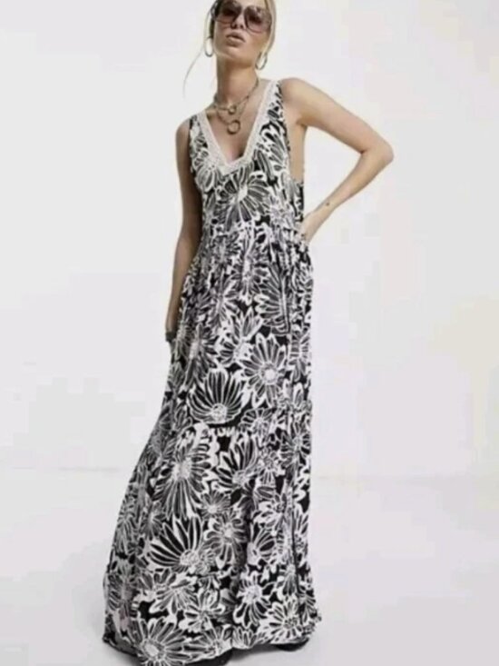 Free People Dresses & Skirts - Free People Tiers For You Floral Printed Maxi Dress Pink & Black Size XS